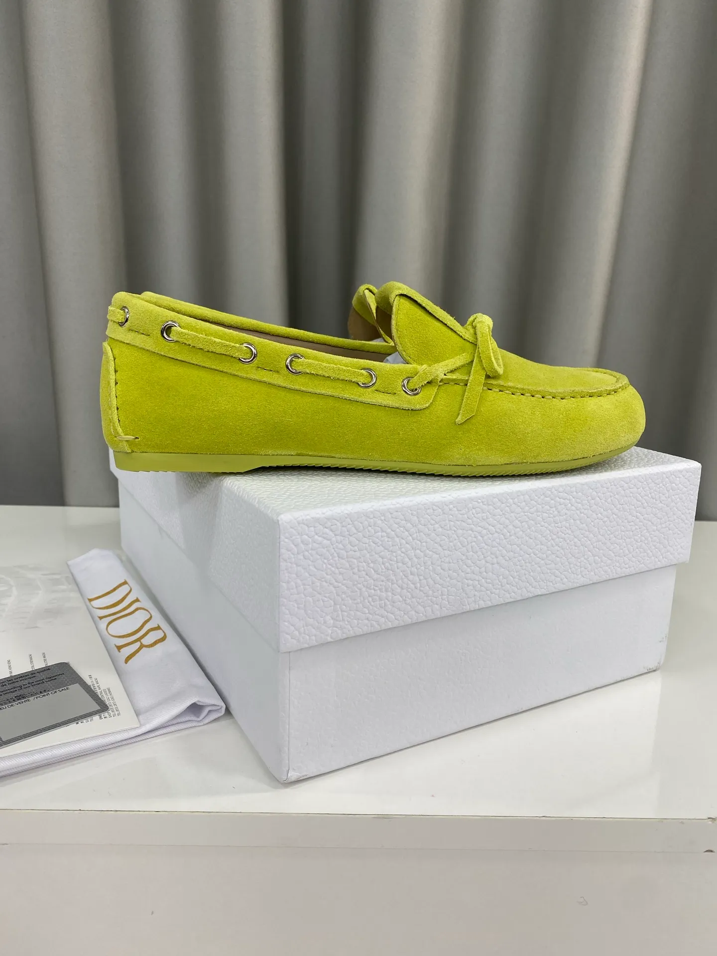 👟👟Ex-factory price 480👟👟 Women's shoes Women's clothing "Exclusive top version" DIOR Dior~25vs spring and summer popular casual flat loafer series... A shoe that does not conflict with shirts, simple partition design, a spring must-have, can be worn with any pants or skirt, very comfortable and beautiful on the feet... ❶Fabric: Original customized cow suede ❷Inner: Original customized sheepskin ❸Feet: sheepskin ❹Outsole: original molded wear-resistant rubber ❺Number of codes: 35-39 (40 customizations are non-refundable) ❻Packaging: Original full set of packaging ☀Color: 5 colors available simultaneously on the official website
